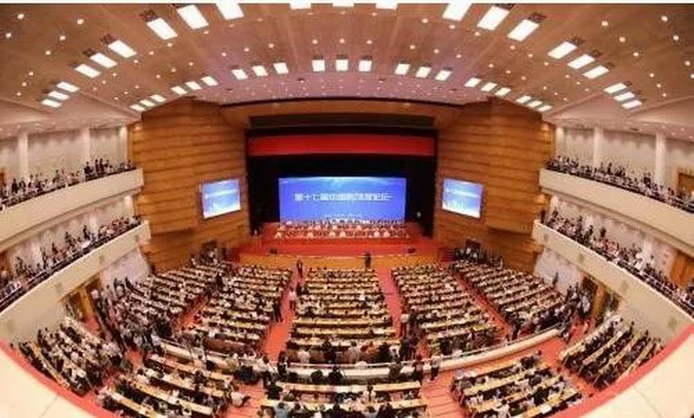廣西晶聯(lián)榮獲“2020中國科技創(chuàng)新領(lǐng)軍企業(yè)”稱號(hào)